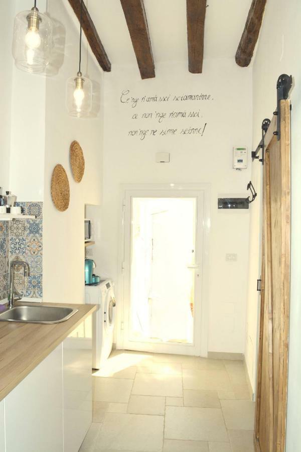 Casa Albicocca - In The Heart Of The Old Town Apartment Bari Luaran gambar
